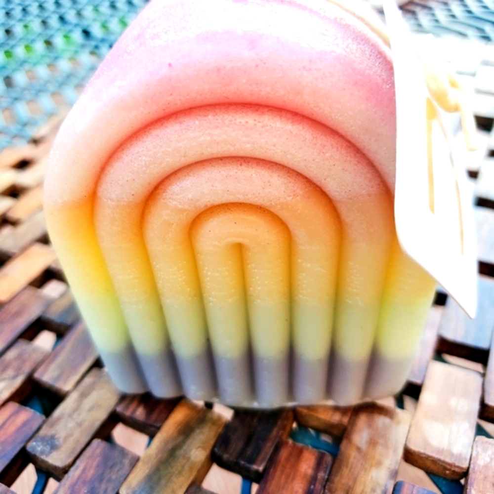 NWT Maui Candlemakers  Made From Beeswax Plant Dyes and Love Hawaiian Ma…
